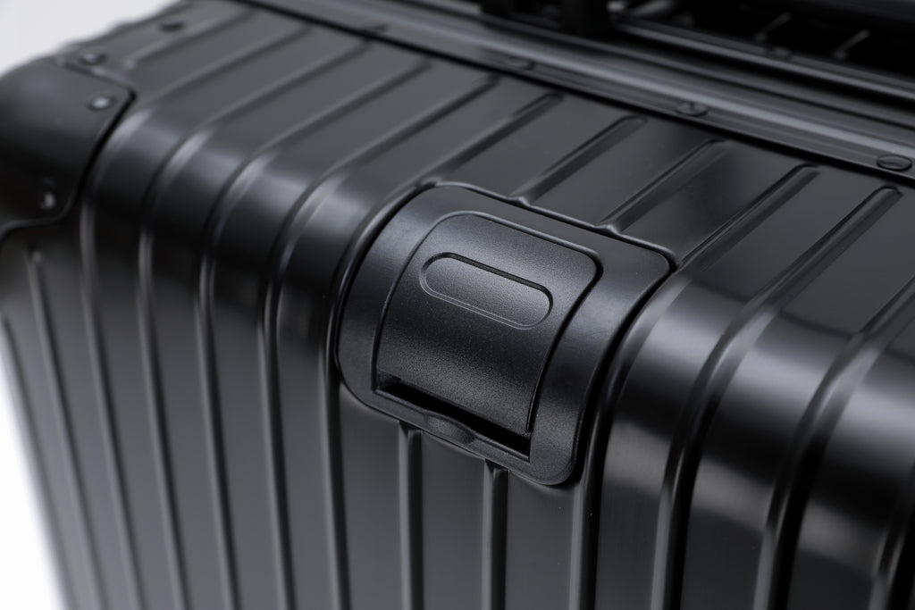 CLASS 1 Signature Luggage