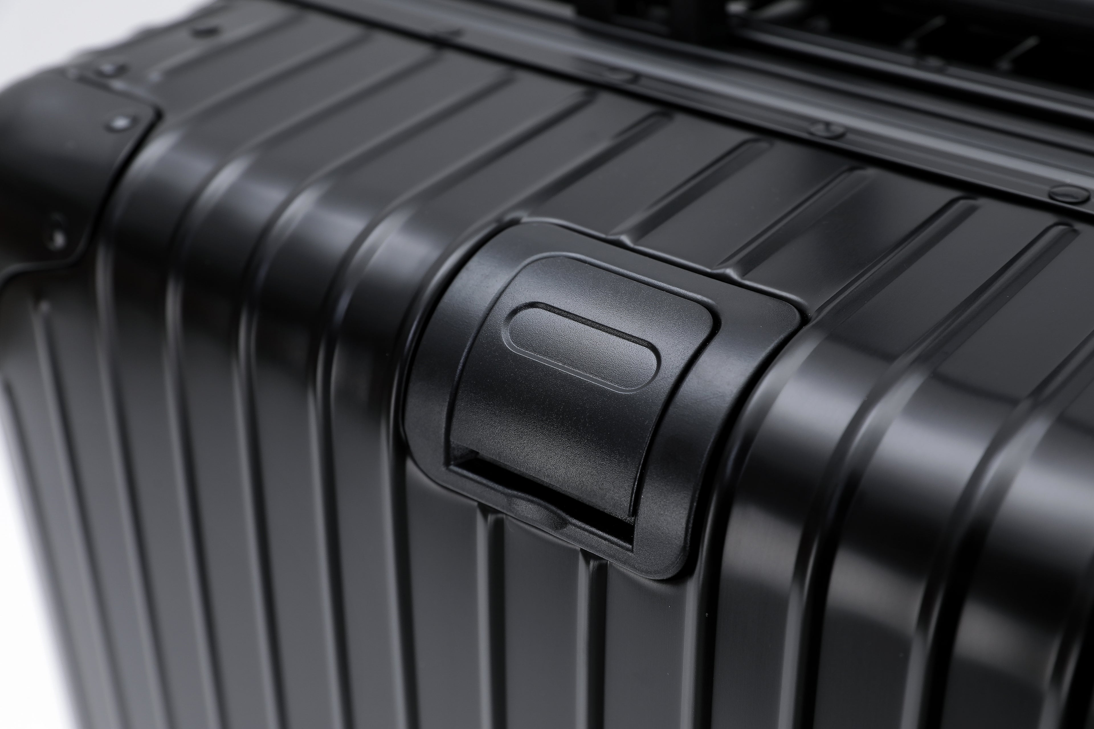 CLASS 1 Signature Luggage