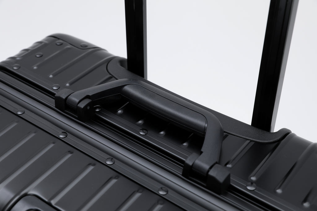 CLASS 1 Signature Luggage