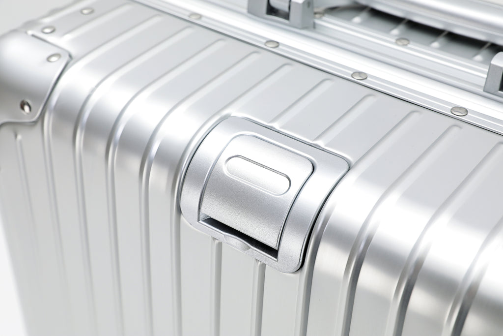 CLASS 1 Signature Luggage