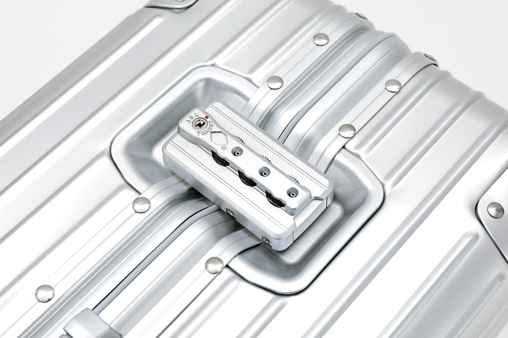 CLASS 1 Signature Luggage