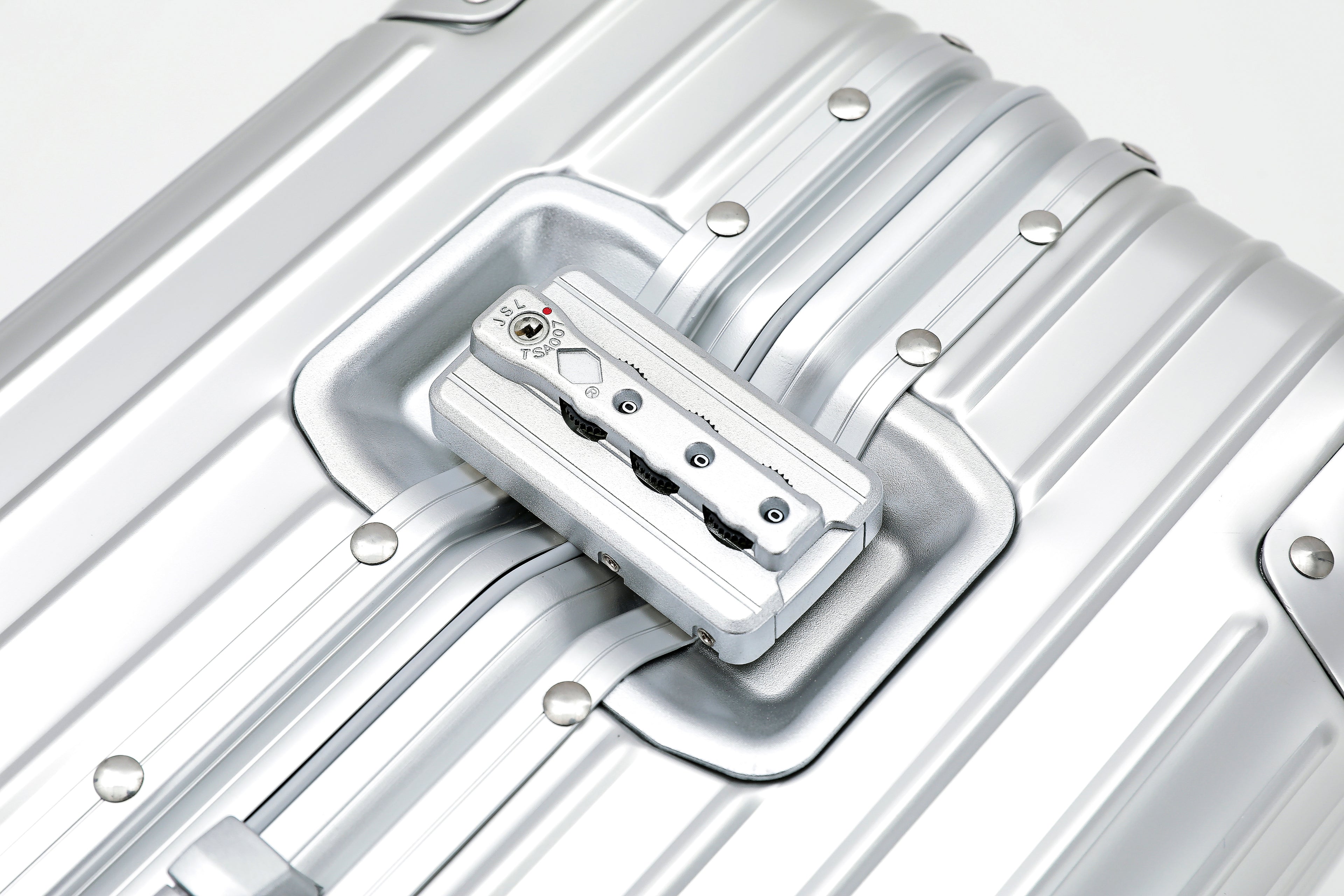 CLASS 1 Signature Luggage